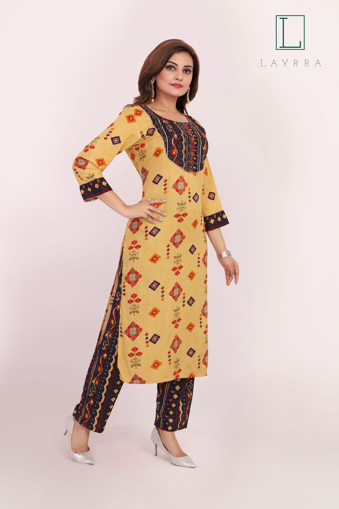Women Yellow Ethnic Abstract Print Kurta with Pants - Complete Set