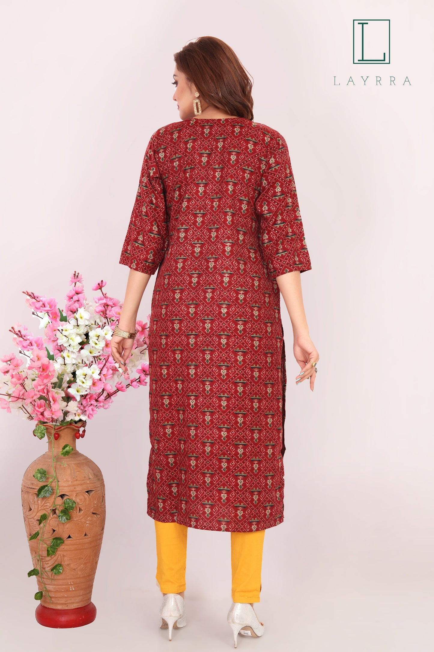 Women Burgundy Ethnic Diamond Motifs Print Kurta with Trousers