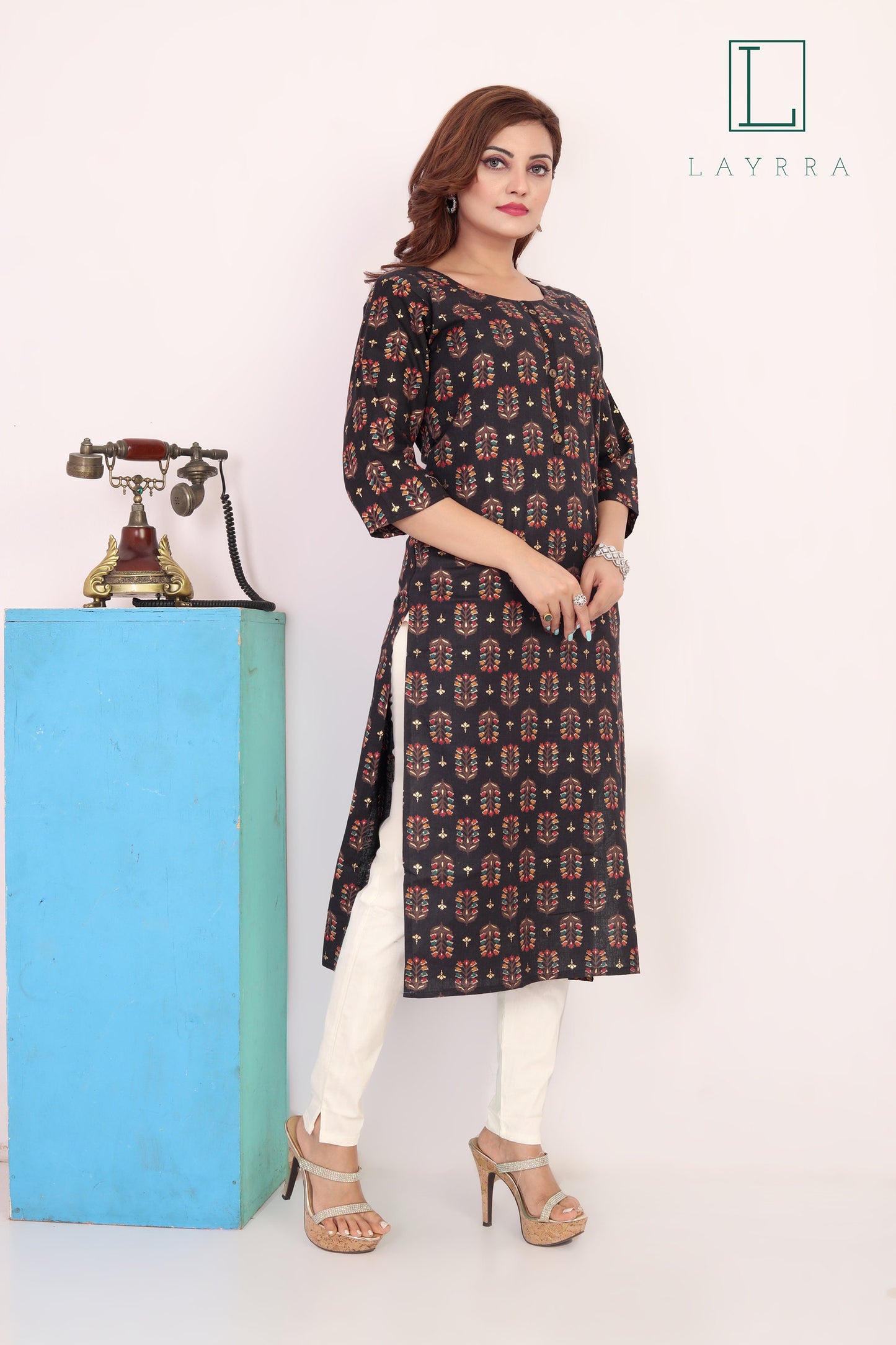 Women Black Ethnic Motifs Print Kurta with Trousers