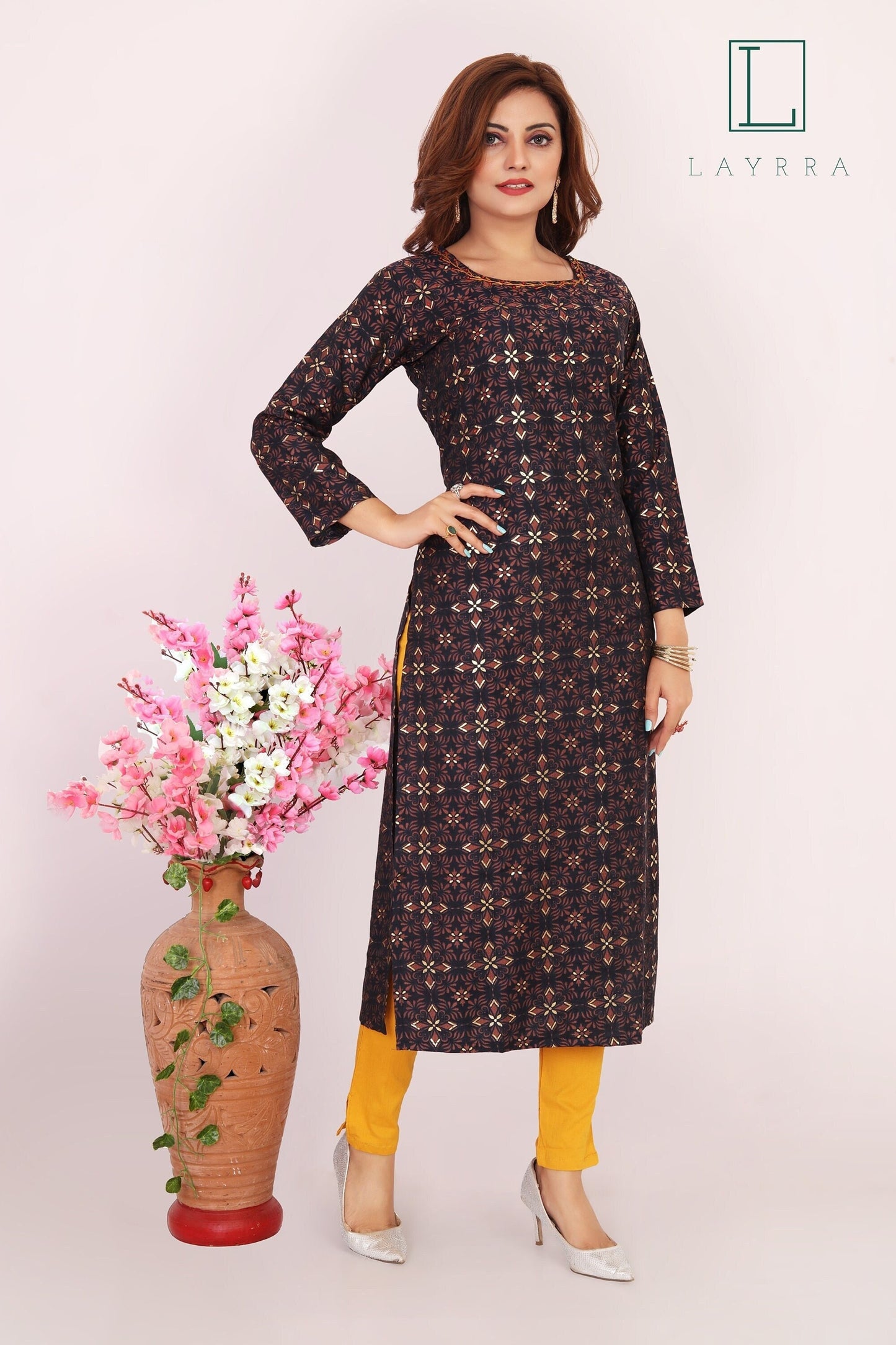 Women Midnight Blue & Gold Ethnic Motifs Print Kurta with Trousers