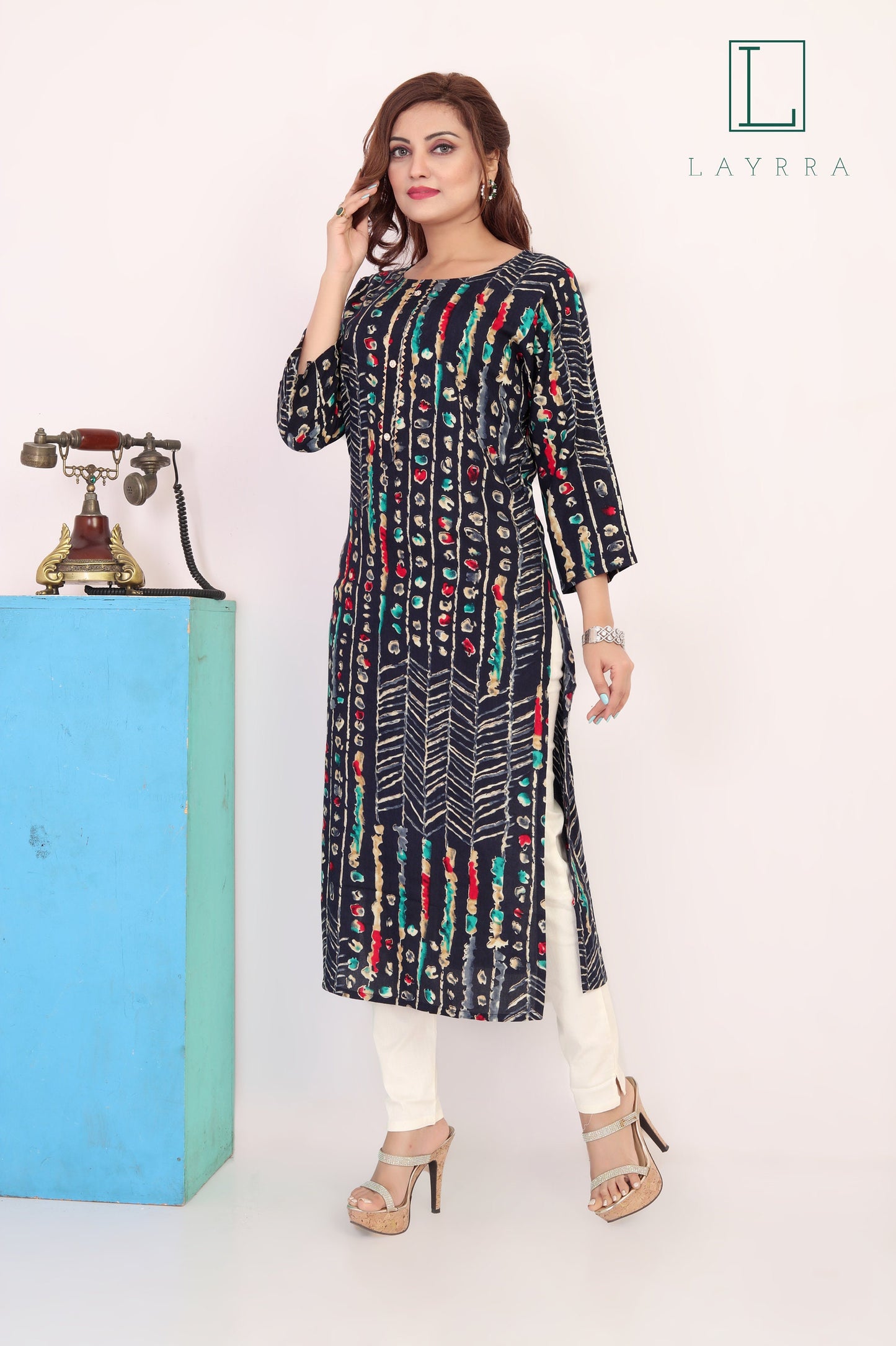 Women Navy Blue Ethnic Bandhani Printed Kurta with Trousers