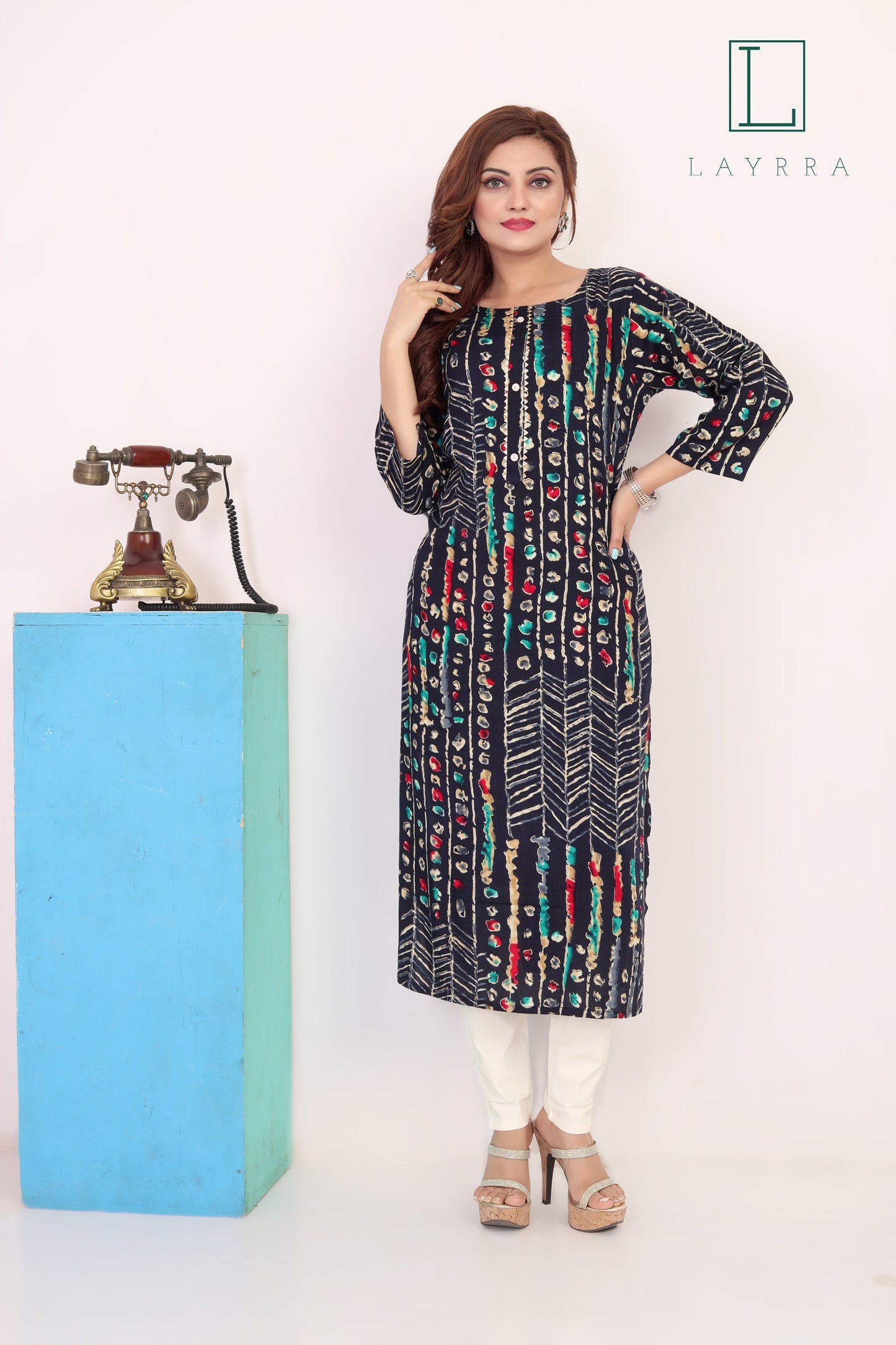 Women Navy Blue Ethnic Bandhani Printed Kurta with Trousers