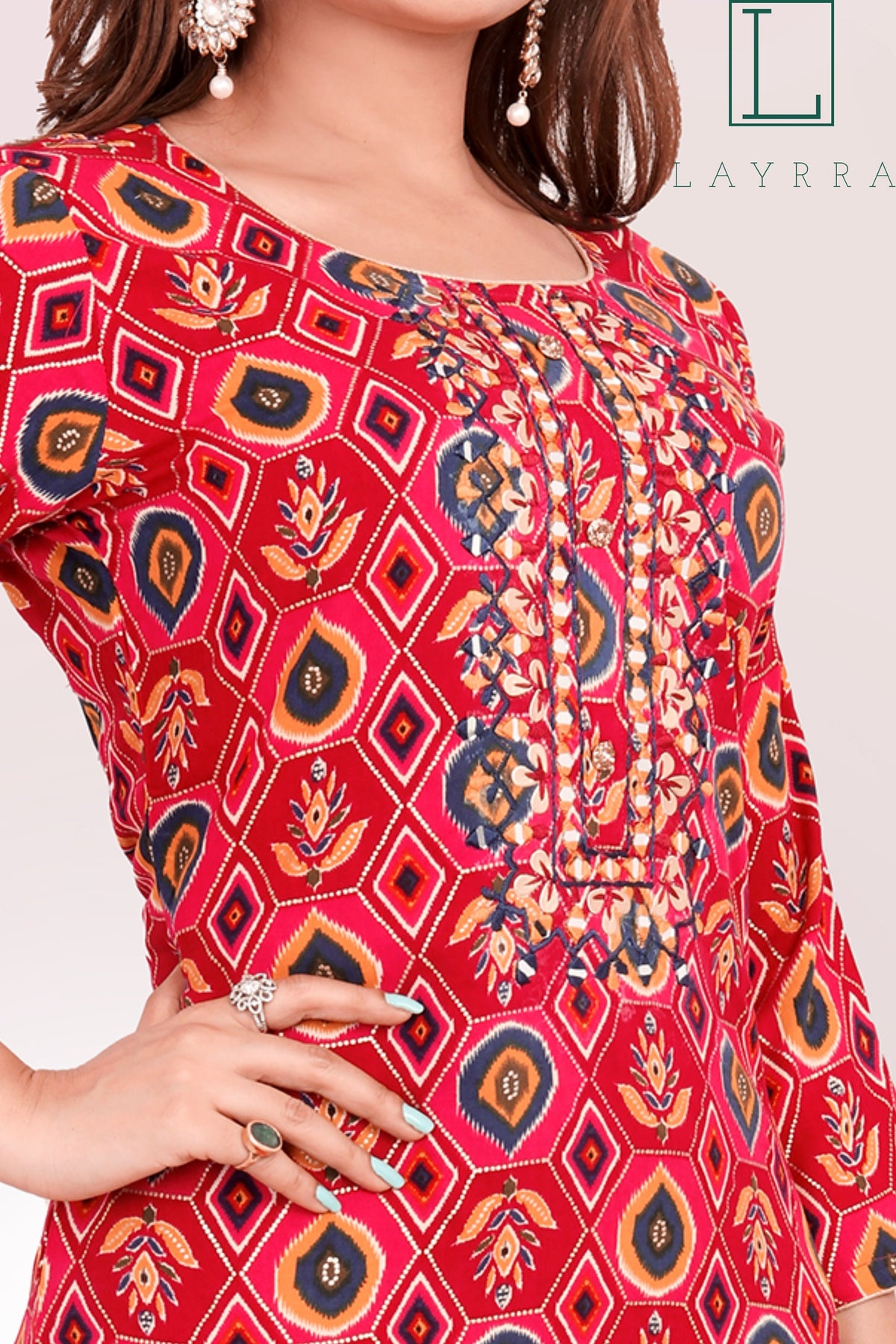 Women Pink Ethnic Floral Print Embroidered Mirror work Kurta with Trousers