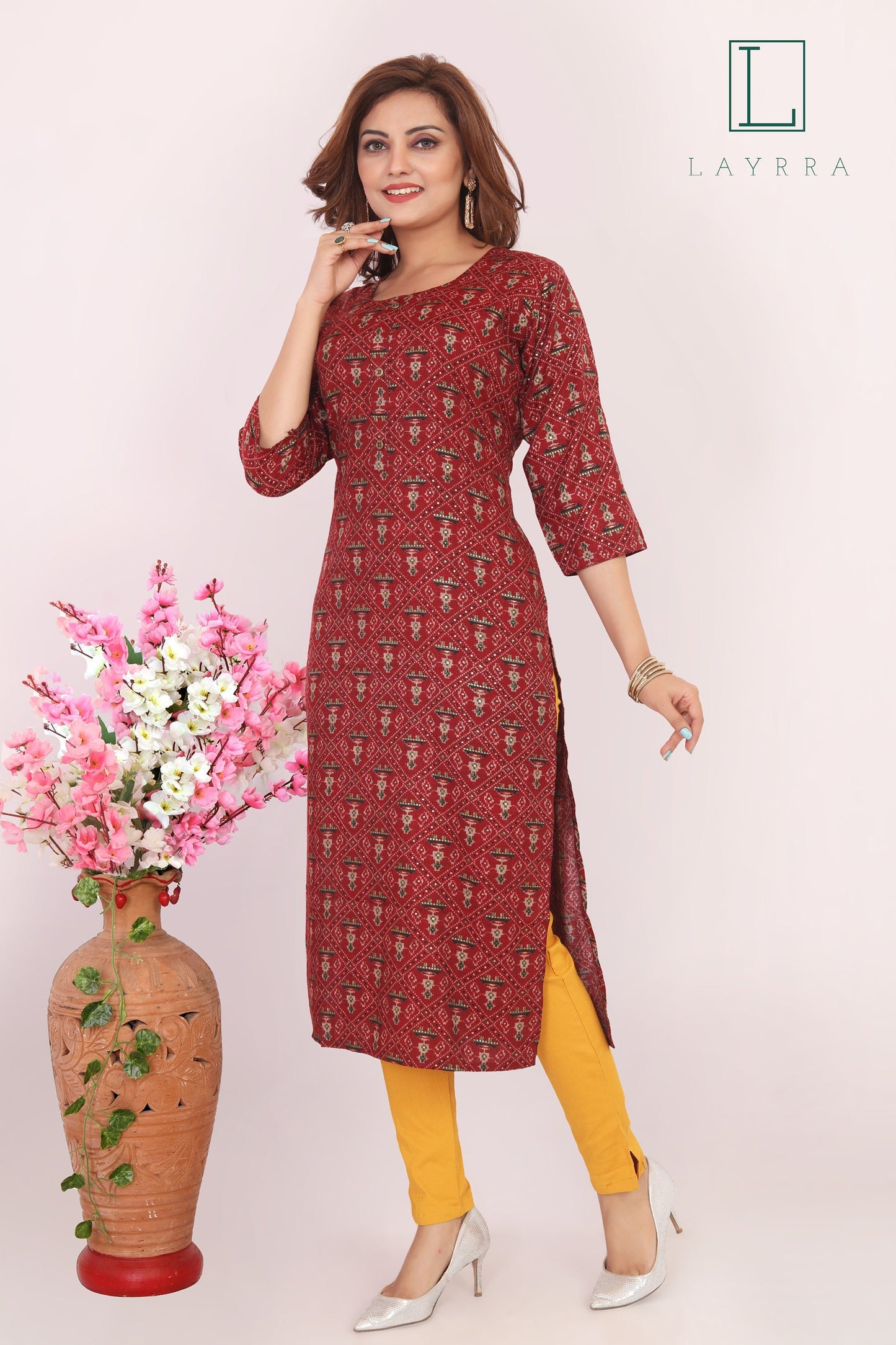 Women Burgundy Ethnic Diamond Motifs Print Kurta with Trousers