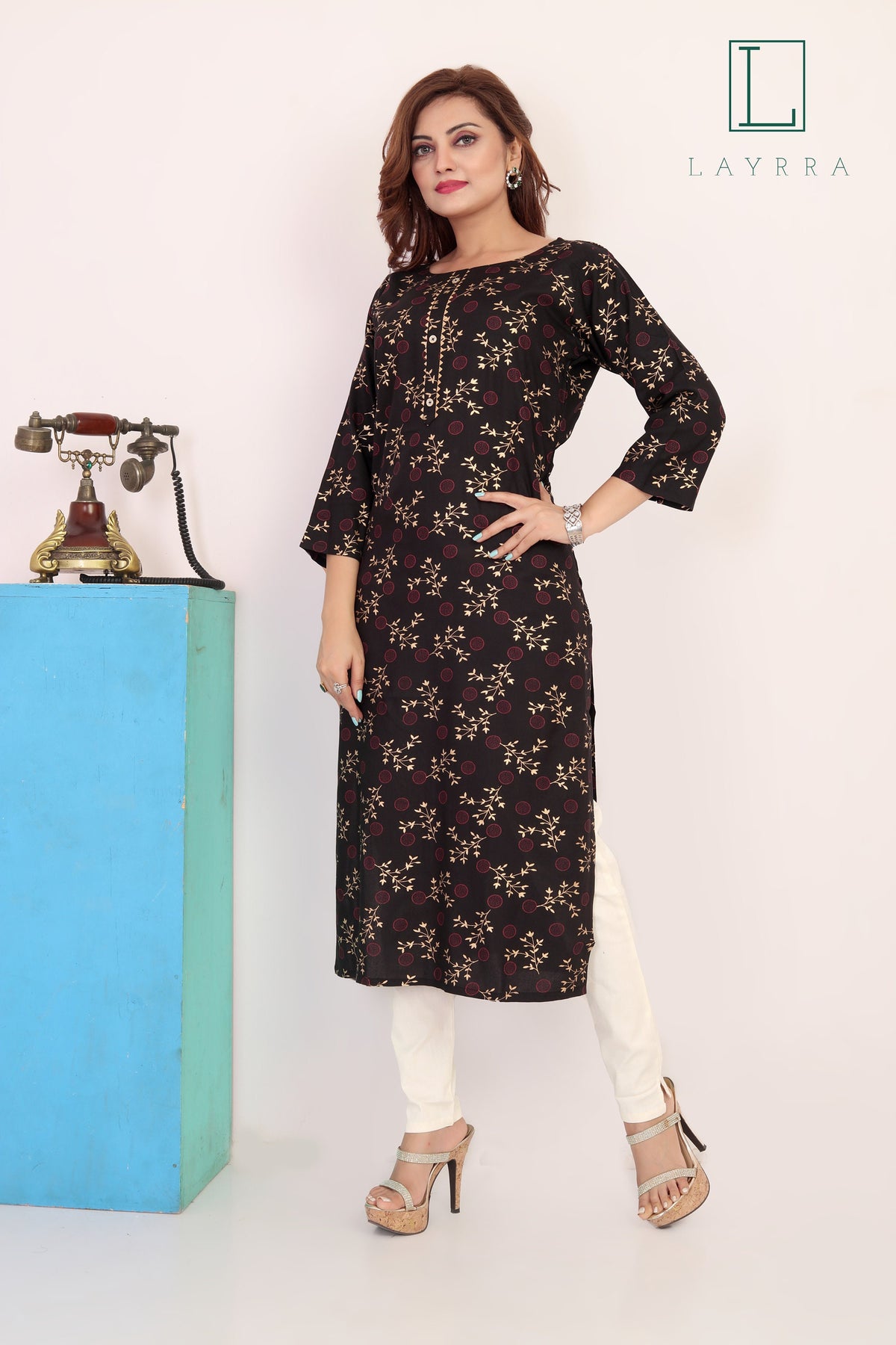 Women Black & Gold Ethnic Floral Print Kurta with Trousers