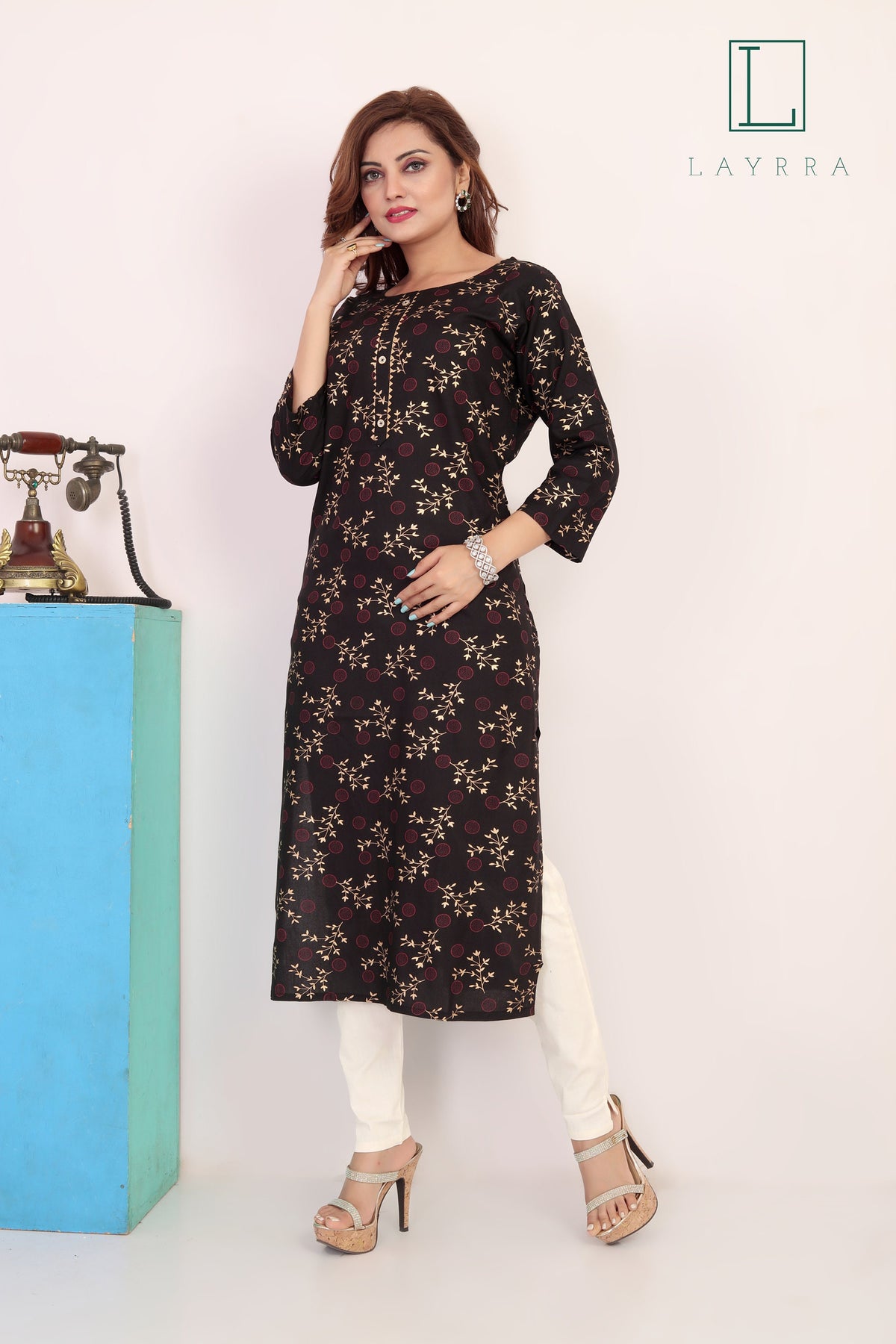 Women Black & Gold Ethnic Floral Print Kurta with Trousers