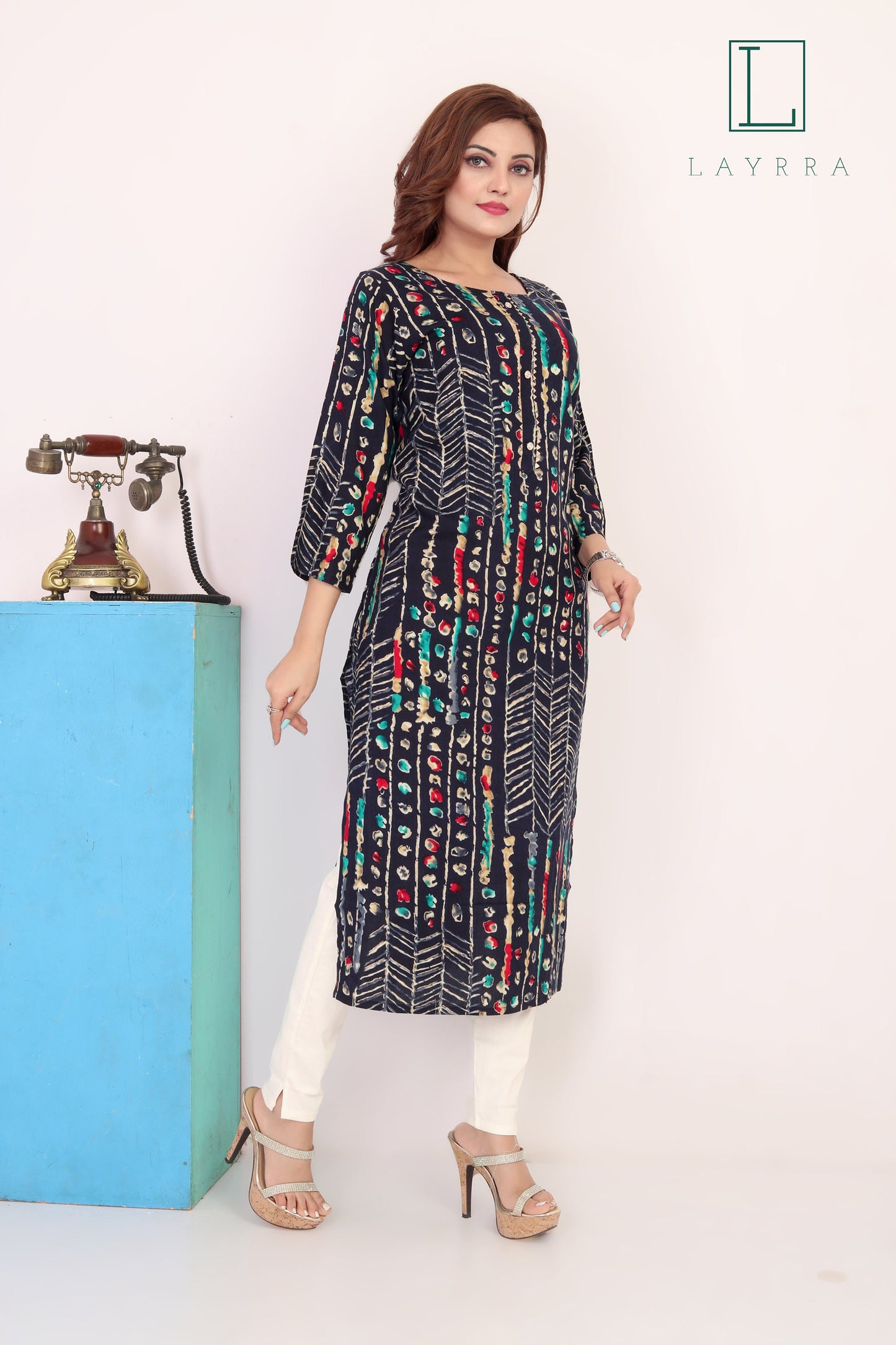 Women Navy Blue Ethnic Bandhani Printed Kurta with Trousers