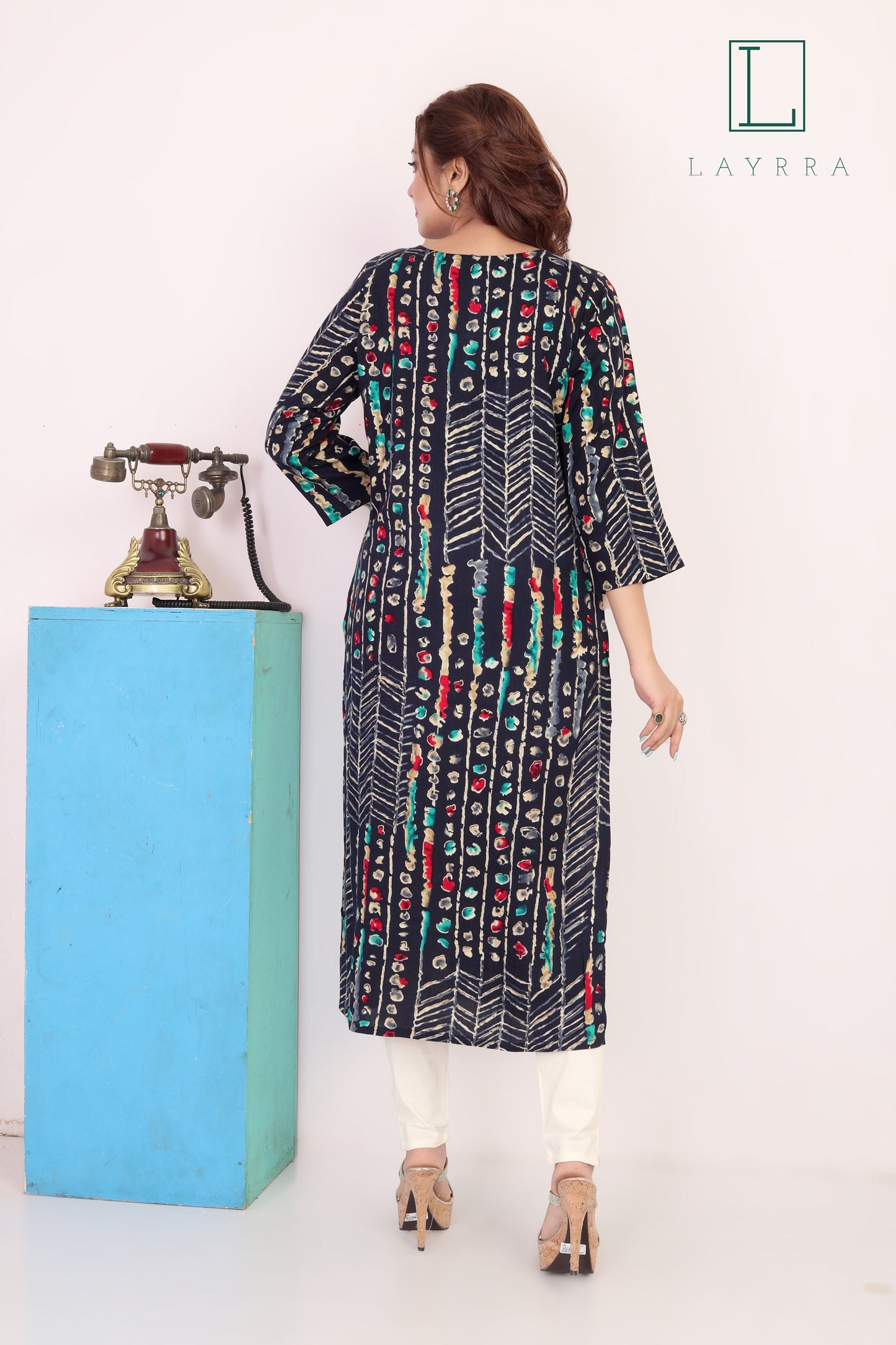 Women Navy Blue Ethnic Bandhani Printed Kurta with Trousers