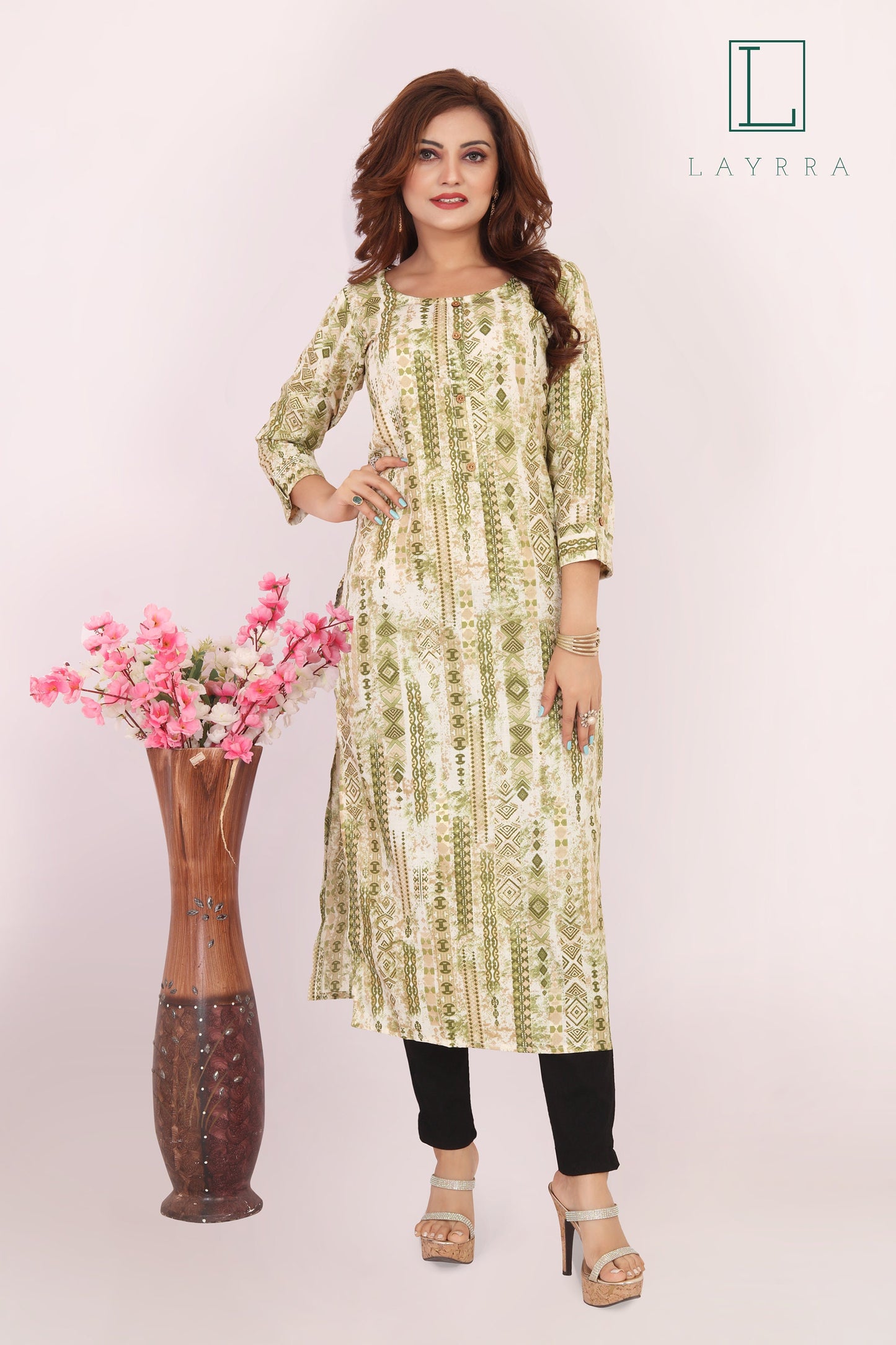 Women Green Ethnic Motifs Printed Kurta with Trousers