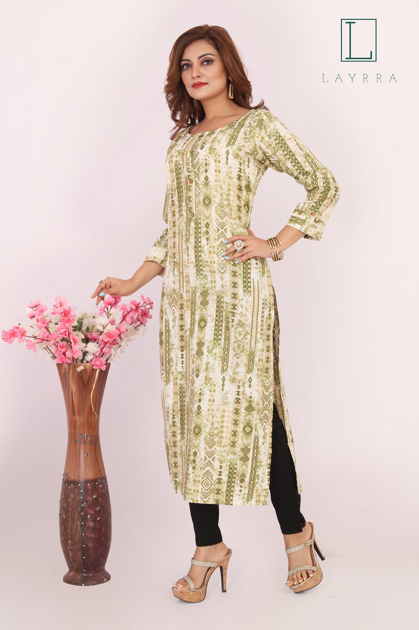 Women Green Ethnic Motifs Printed Kurta with Trousers