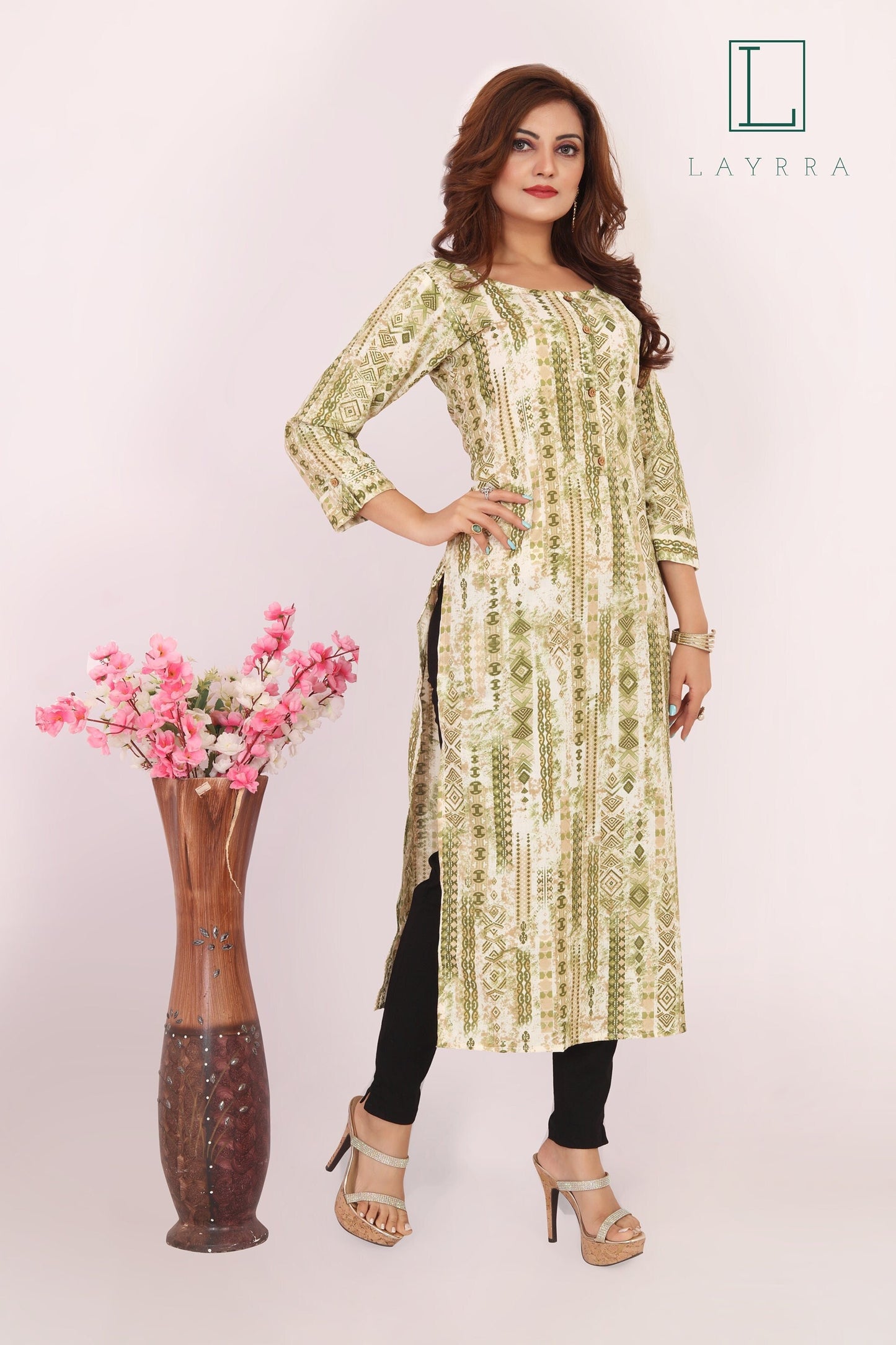 Women Green Ethnic Motifs Printed Kurta with Trousers