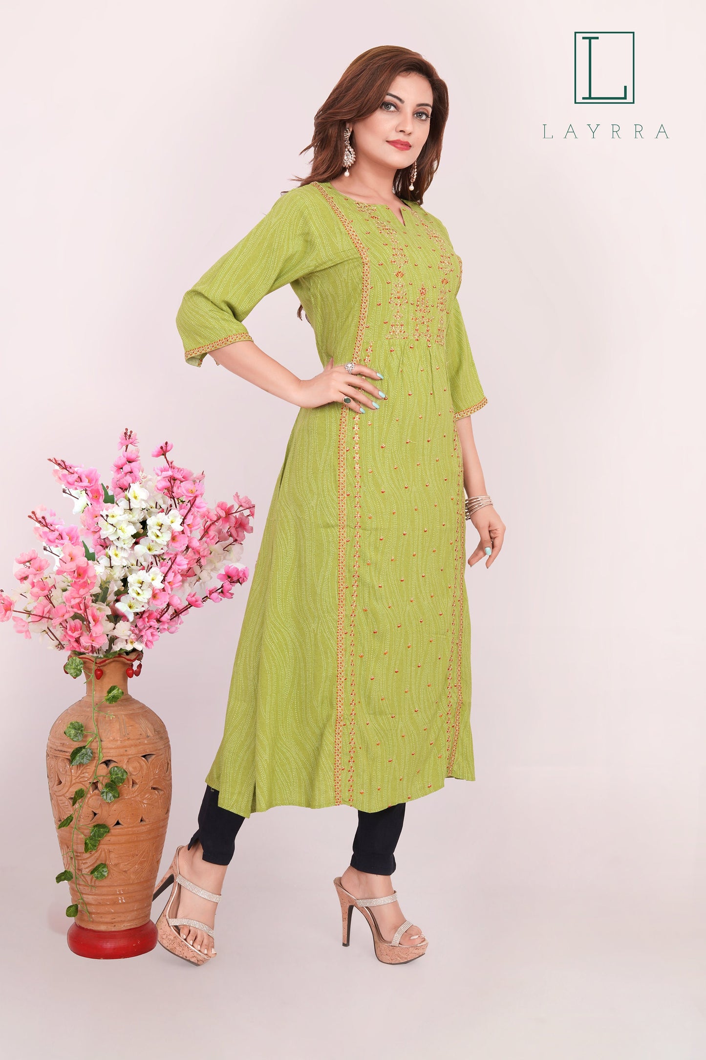Women Green Ethnic Bandhani Embroidered Kurta with Trousers
