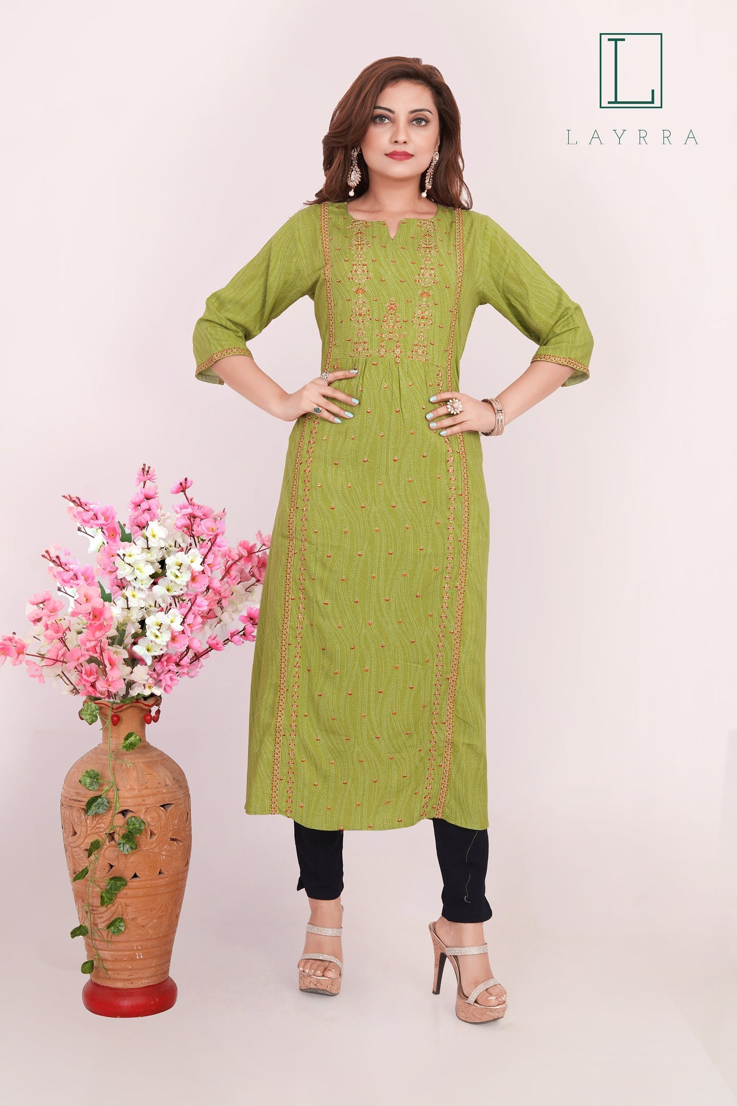 Women Green Ethnic Bandhani Embroidered Kurta with Trousers