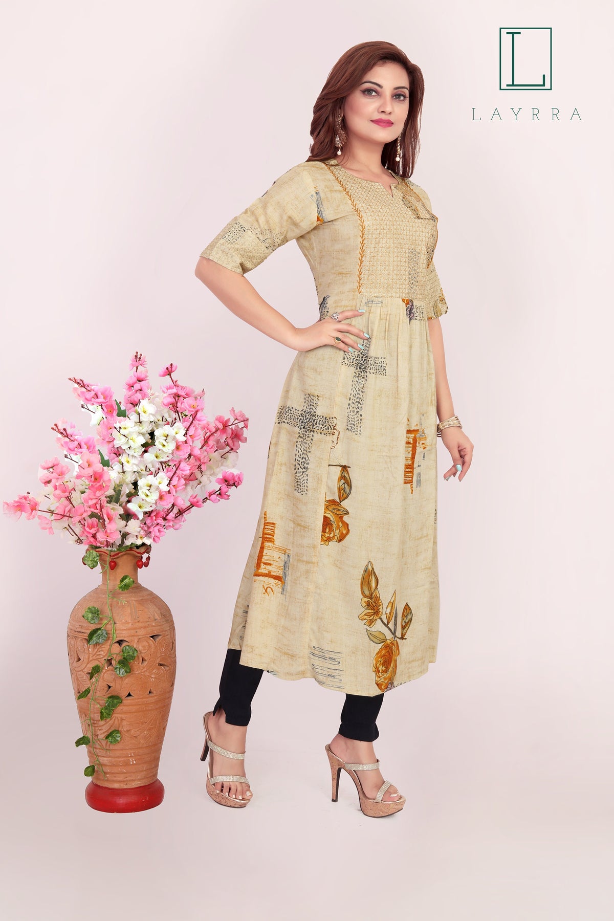 Women Beige Ethnic Floral Print Embroidered Kurta with Zari work & Trousers