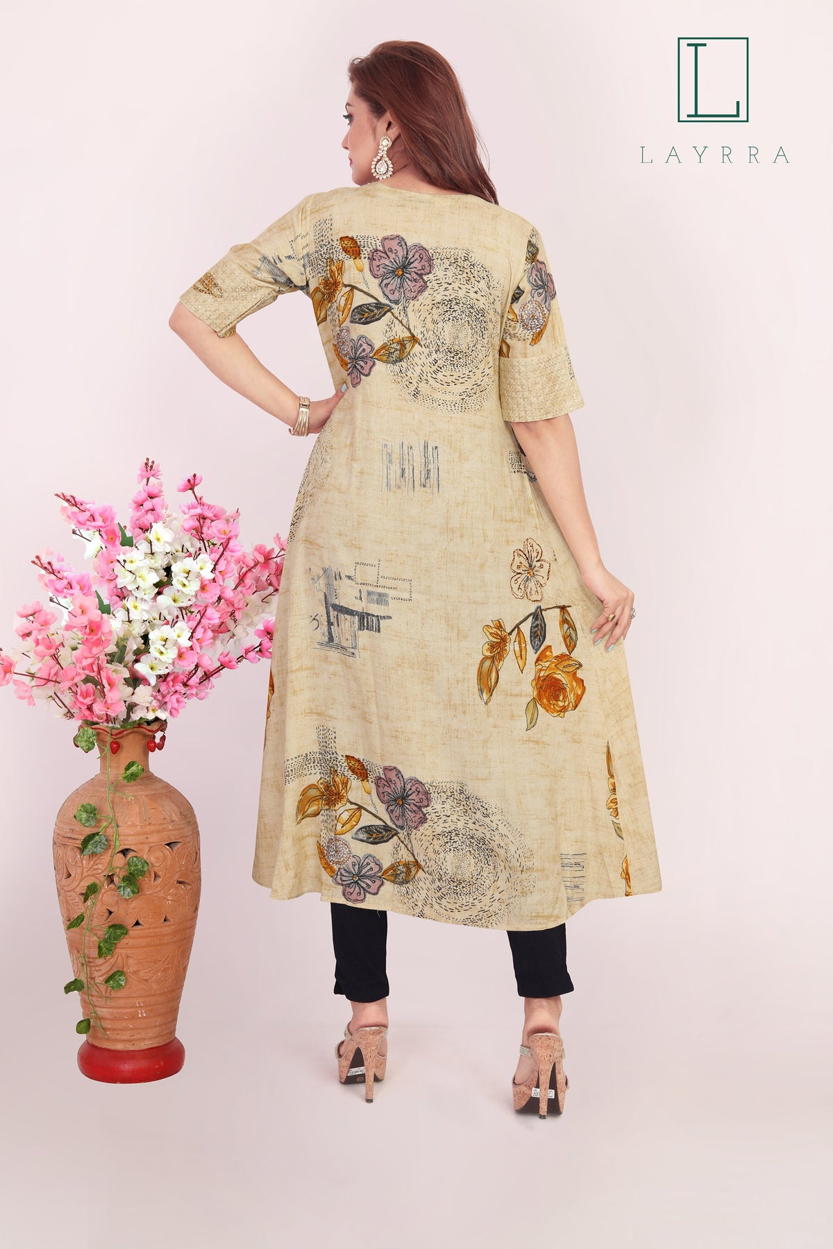 Women Beige Ethnic Floral Print Embroidered Kurta with Zari work & Trousers