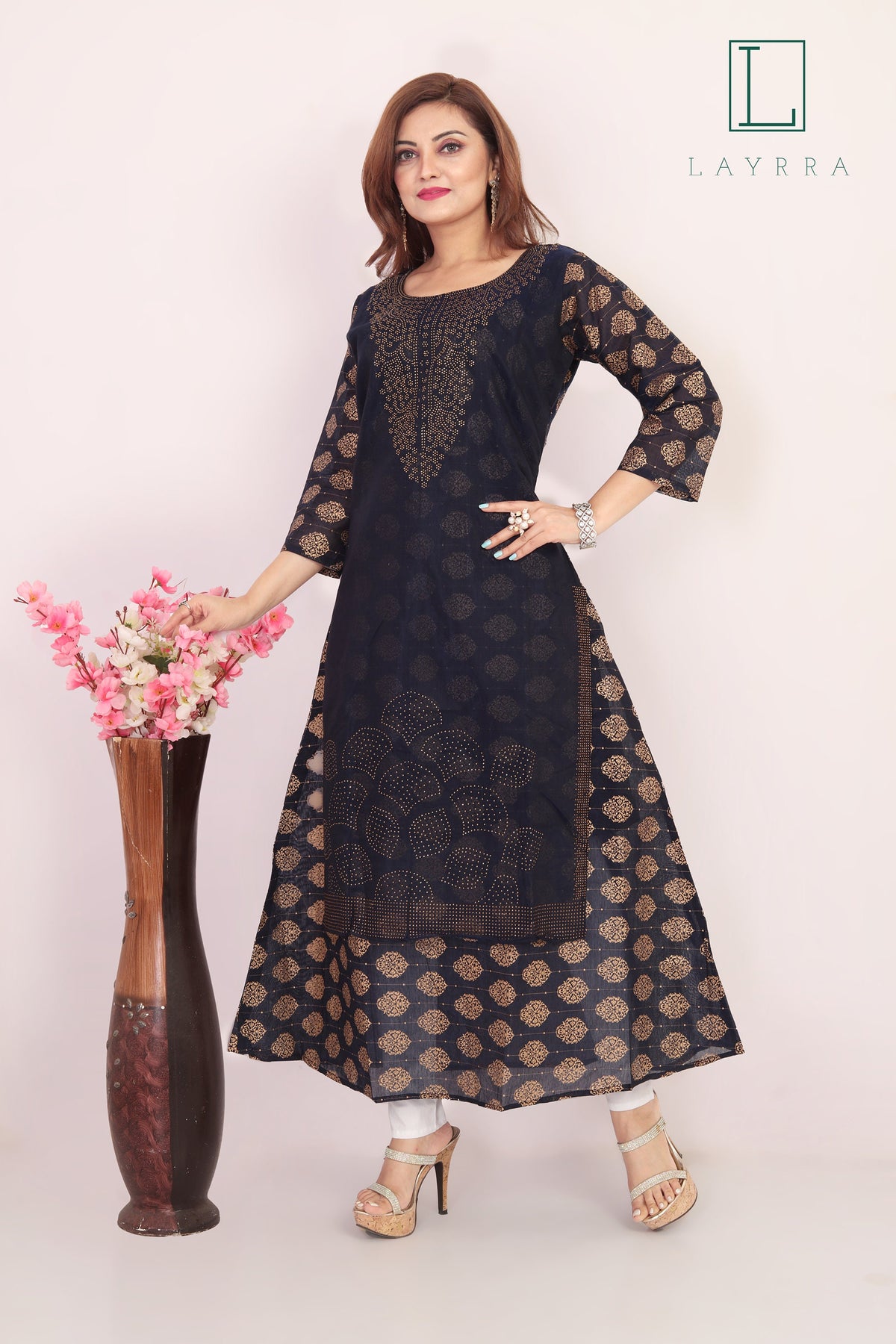 Women Navy Blue & Gold Motifs Print Zari Work Kurta with Trousers