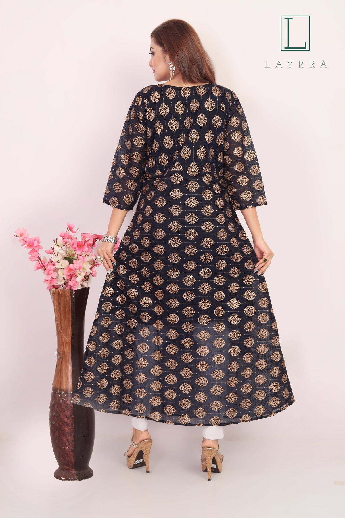 Women Navy Blue & Gold Motifs Print Zari Work Kurta with Trousers