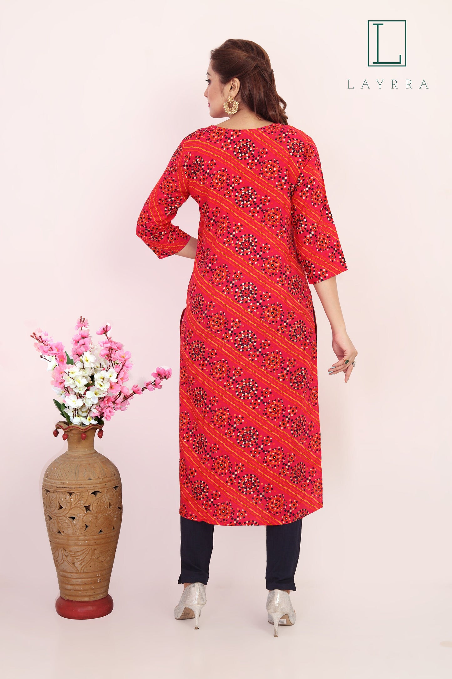 Women Pink & Gold Ethnic Bandhani Print Embroidered Mirror Work Kurta with Trousers