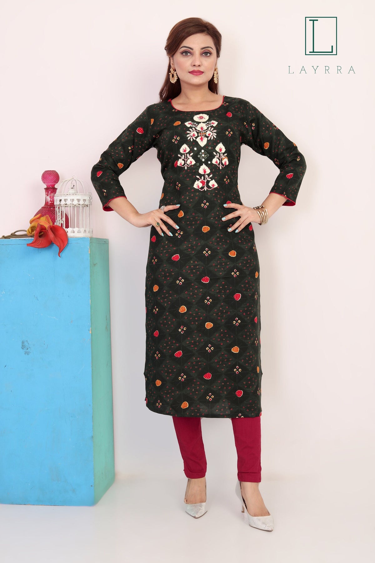 Women Green Ethnic Bandhani Print Embroidered Mirror Work Kurta with Trousers