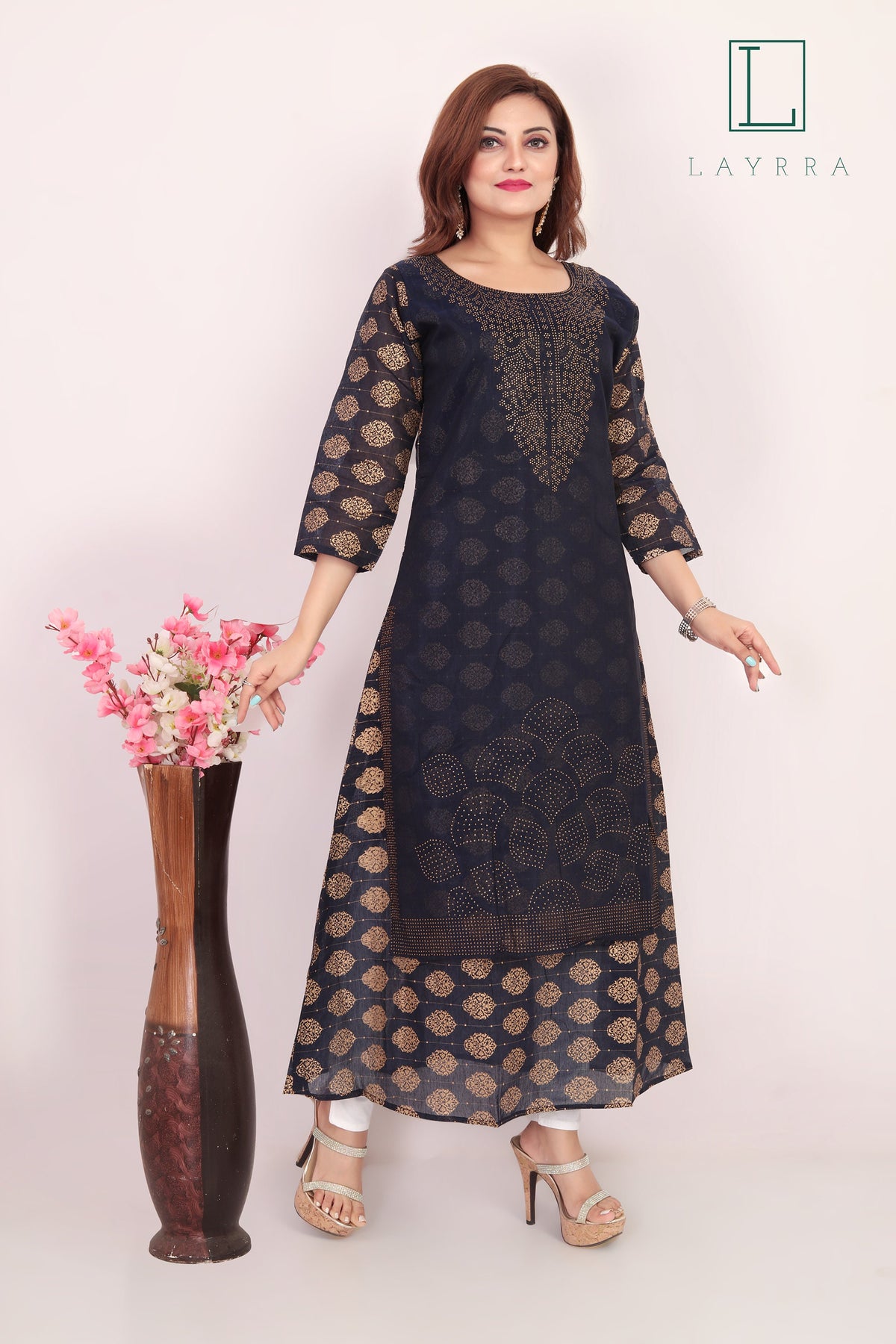 Women Navy Blue & Gold Motifs Print Zari Work Kurta with Trousers