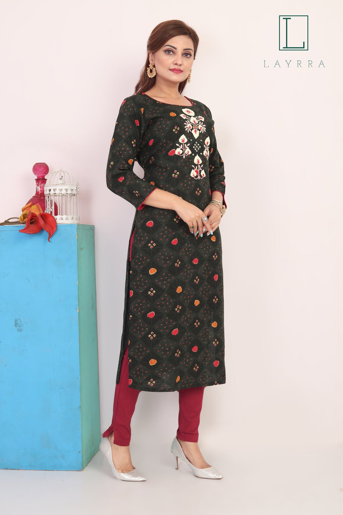 Women Green Ethnic Bandhani Print Embroidered Mirror Work Kurta with Trousers