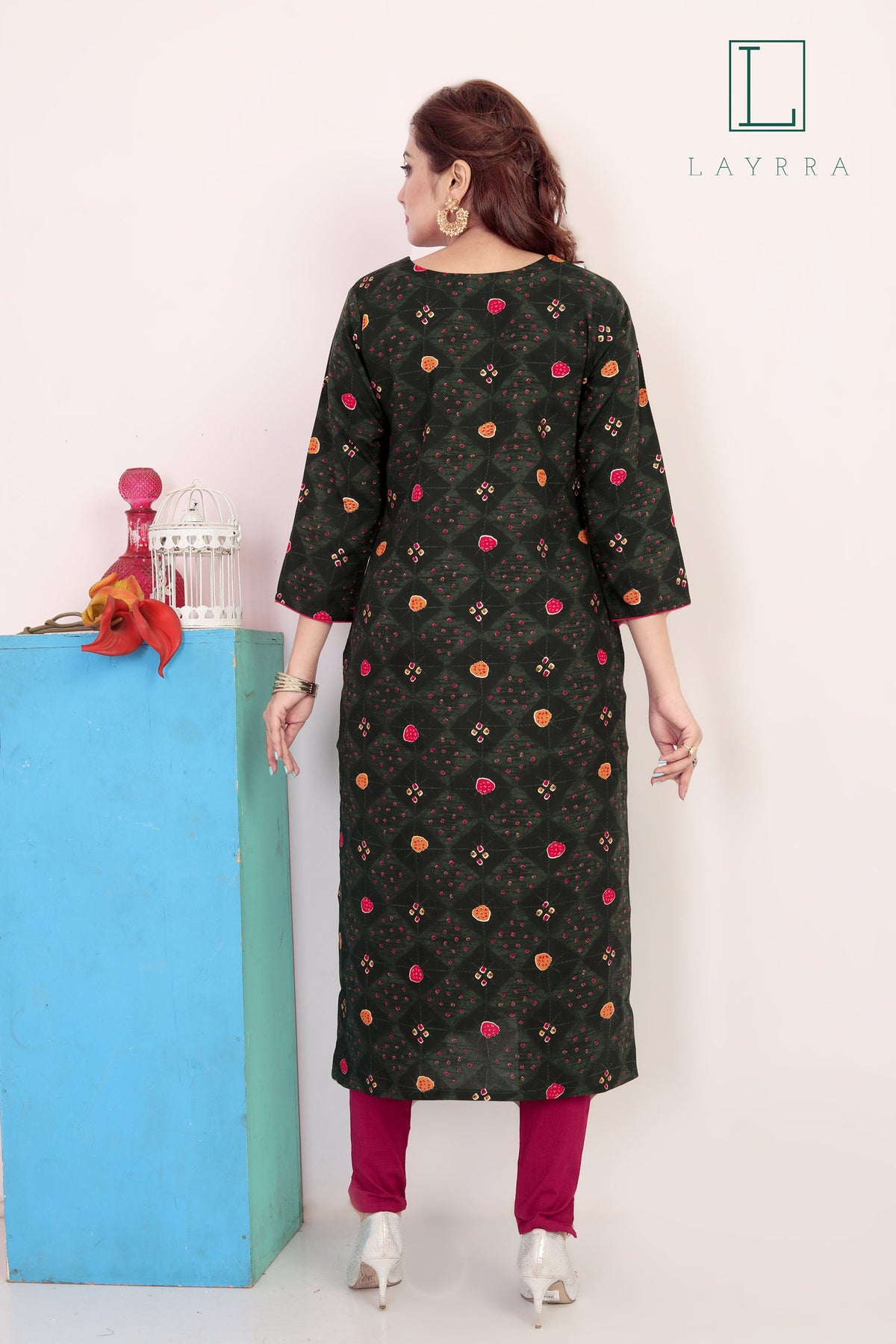 Women Green Ethnic Bandhani Print Embroidered Mirror Work Kurta with Trousers