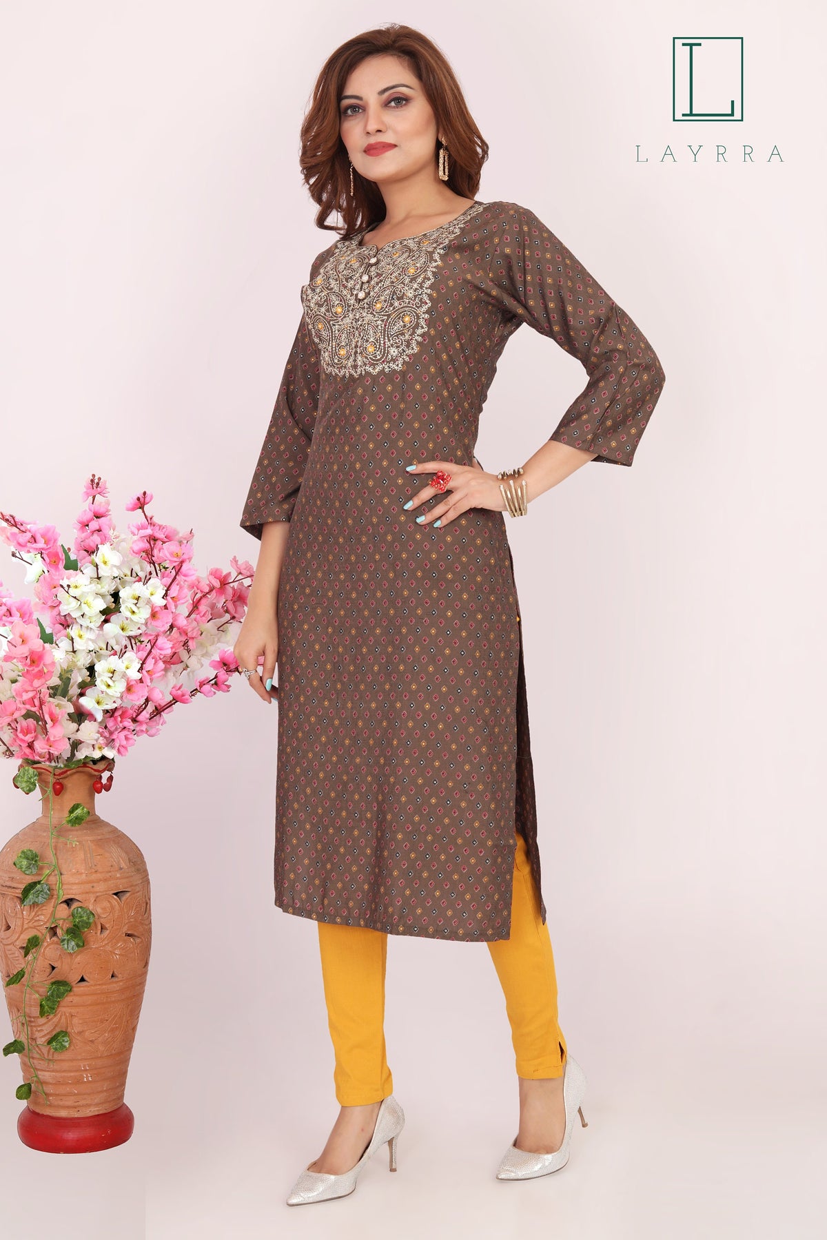 Women Brown & White Ethnic Diamond Print Embroidered Kurta with Trousers